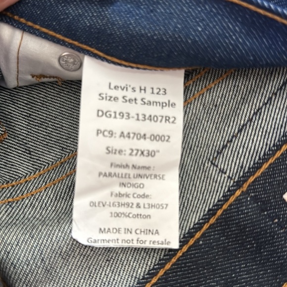 NEW Levi's Two Tone Straight 501 Button Fly Jeans Classic Style - Picture 9 of 9